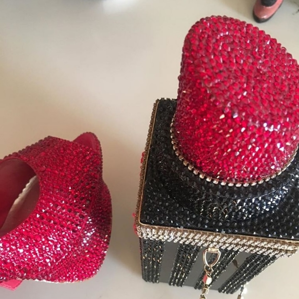 LIPSTICK bedazzled bling clutch💄
